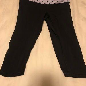 Lululemon size 6 cropped running pants